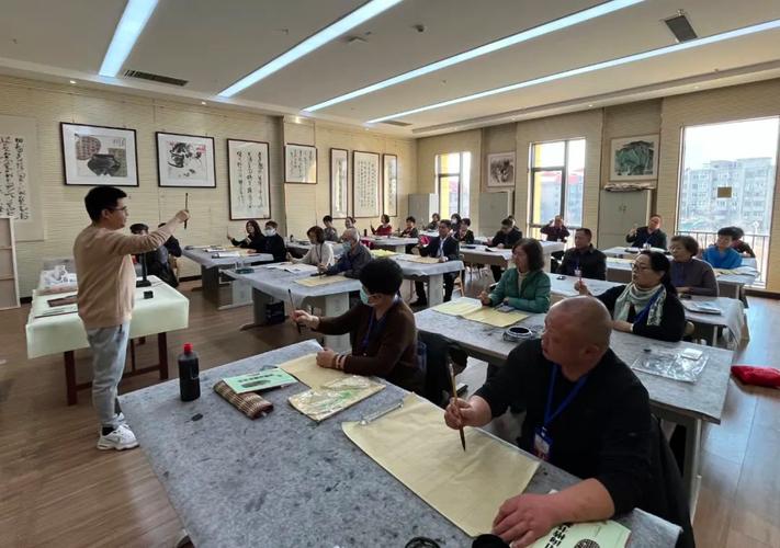 西宁市文化馆2024年全民艺术普及春季免费培训班为文化艺术交流活动提供筹备支持